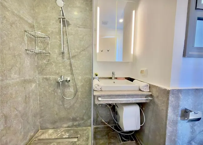 Bali Duplex Private Pool 2br & Nanny - Gouna