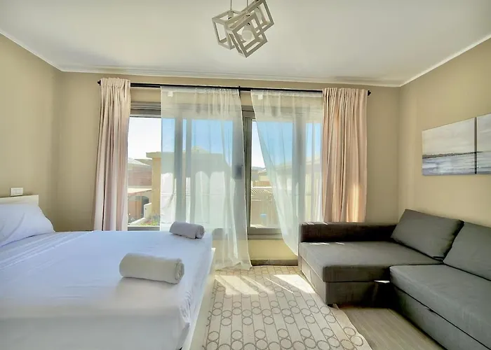 Bali Duplex Private Pool 2br & Nanny - Gouna